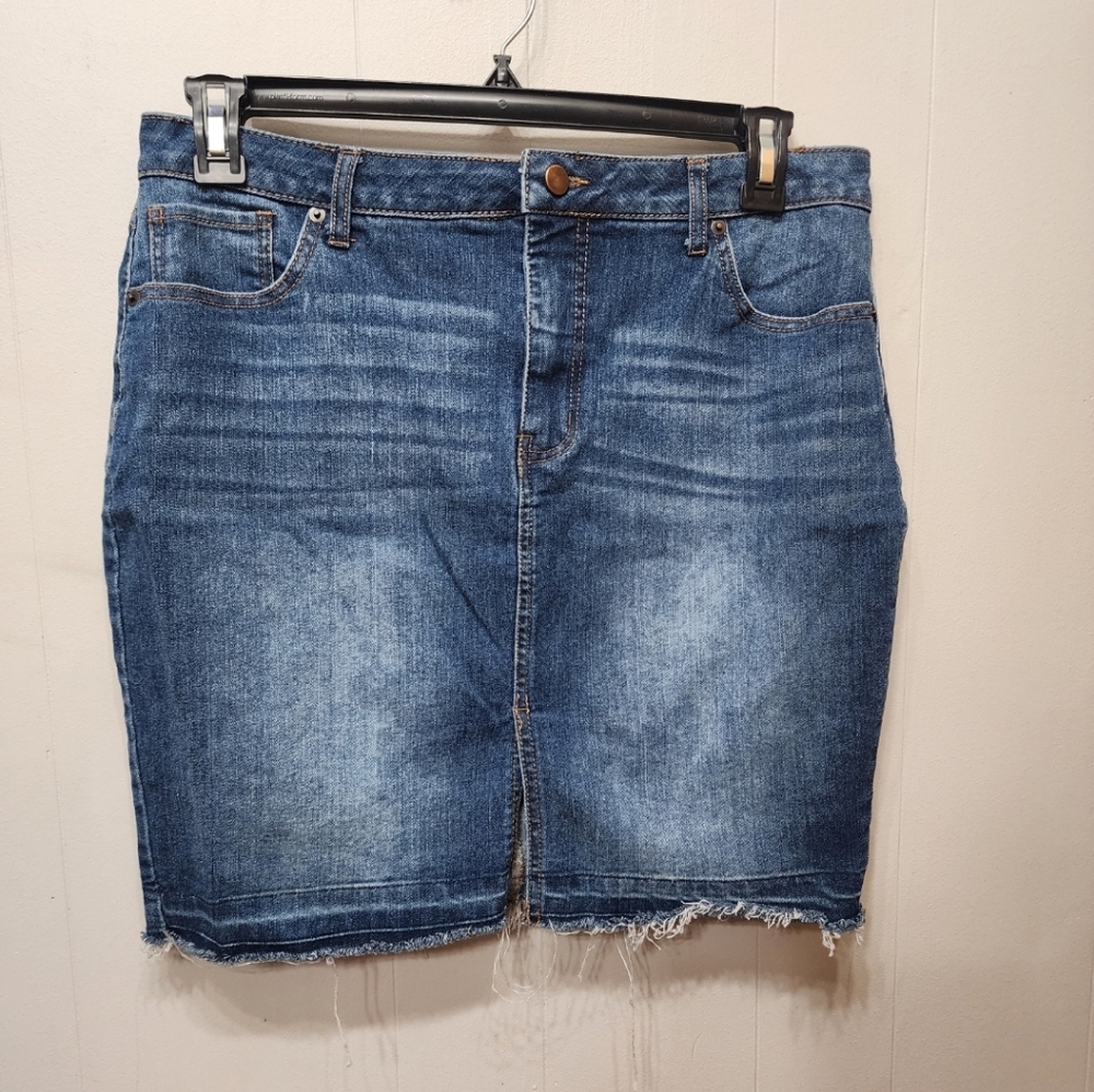 Faded Glory Denim Skirt Size 14 Jean Frayed‎ Casual C361Z
